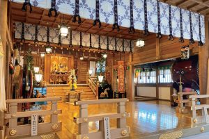 「札幌諏訪神社」の拝殿